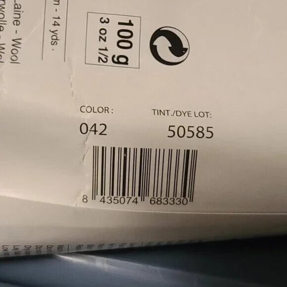 7 HANKS OF KATIA ROMA YARN - Picture 3 of 3